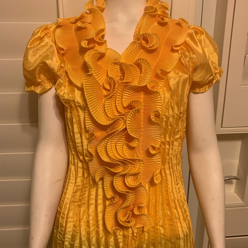 Yellow short sleeve blouse